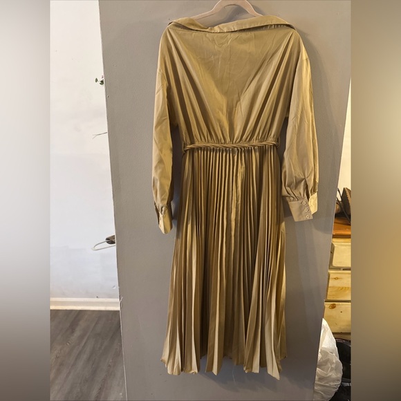 L’ATISTE WOMENS DRESS SZ M PLEATED CASUAL BELTED GOLD COLOR  M26 - Picture 7 of 13